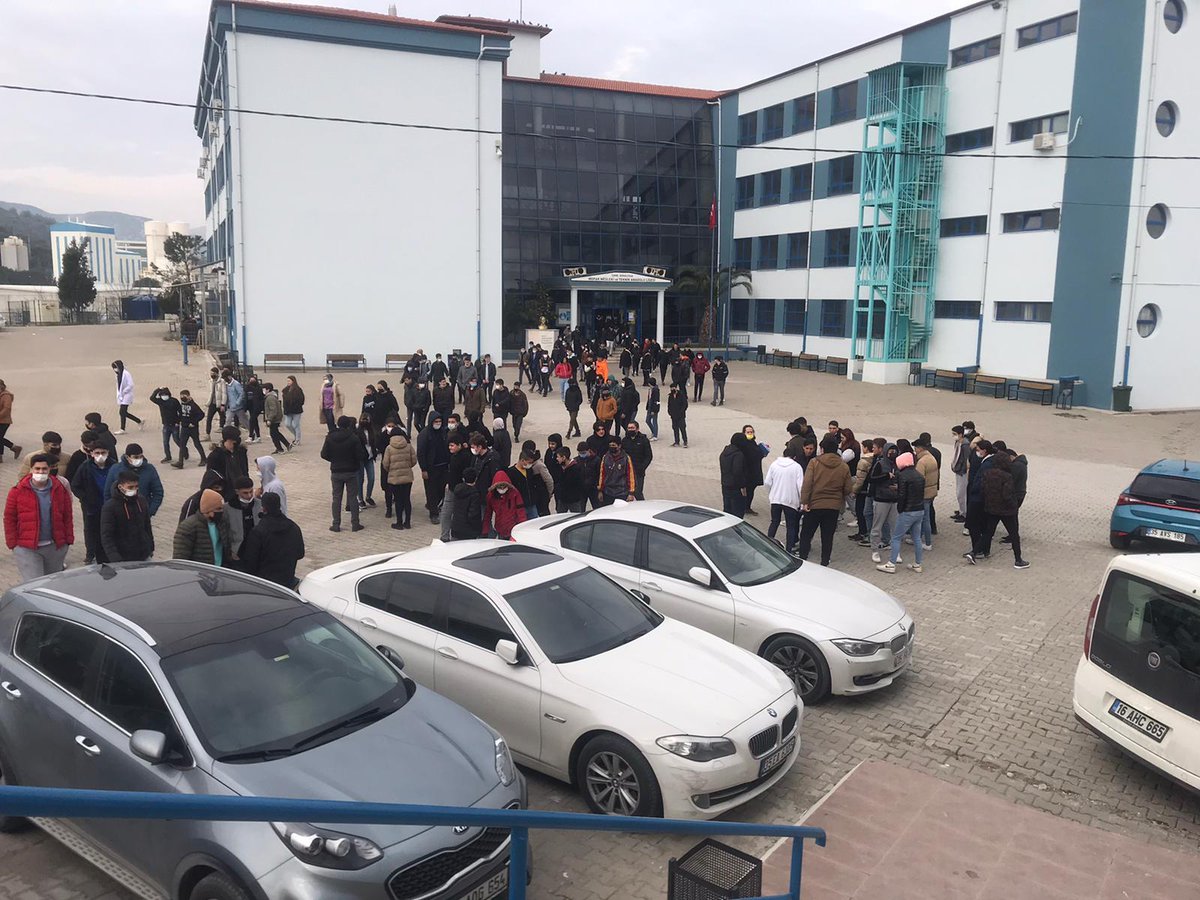 MopakM's tweet photo. Okulumuzda deprem ve personel tahliye tatbikatı eş zamanlı olarak gerçekleştirildi. https://t.co/VaeFs2Bifs