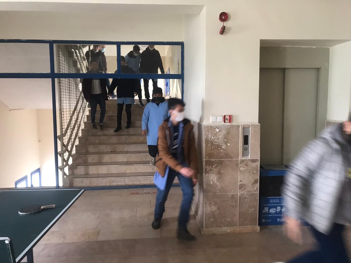 MopakM's tweet photo. Okulumuzda deprem ve personel tahliye tatbikatı eş zamanlı olarak gerçekleştirildi. https://t.co/VaeFs2Bifs