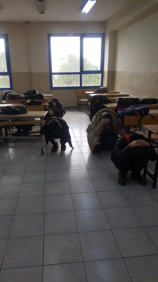 MopakM's tweet photo. Okulumuzda deprem ve personel tahliye tatbikatı eş zamanlı olarak gerçekleştirildi. https://t.co/VaeFs2Bifs