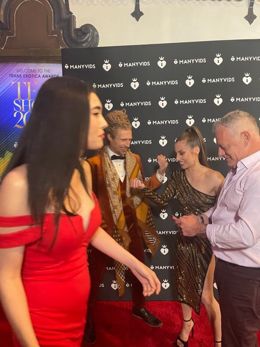 I can't remember what we were talking about but we look excited and these photos are fun @ItsMichaelVegas<a href="/tag/mvsales"class="tags"><span>#mvsales</span></a>