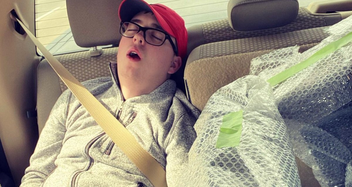 ADeadMemeRests's tweet photo. Man’s slumped https://t.co/M6jQegHYt6