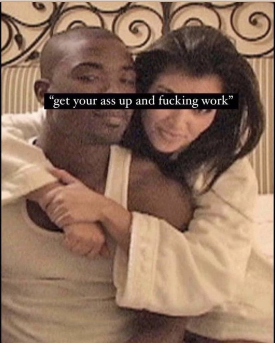 jlomesa's tweet photo. 😬#kimkardashian https://t.co/IFMNHhbIB8