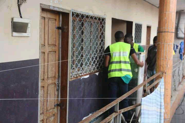 MyTransportServ's tweet photo. meilleurs moments du Déménagement Douala ( Deido) pour Douala ( logpom)

Infos du Déménagement :
📌Pack : confort plus
📌installation et désinstallation des paraboles.

Si vous avez besoin de nos services. 😊 Ecrivez nous👇🏾
https://t.co/1zSst3EVFj

#Optezpourlasérénité https://t.co/WFVDbM2RU7