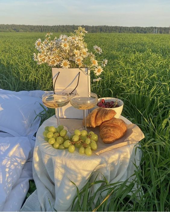 etherealdior's tweet photo. somewhere in the countryside https://t.co/o3WC4Pic7H