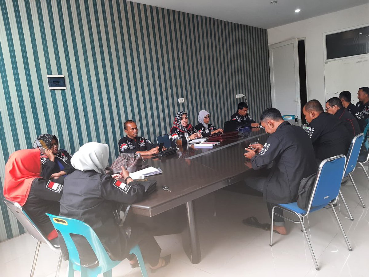 RepdemAceh's tweet photo. Banda Aceh (15/03/2022) Rapat Konsolidasi DPC Repdem Aceh dan Pembubaran Panitia Rakerda. https://t.co/M8UbBRplb1