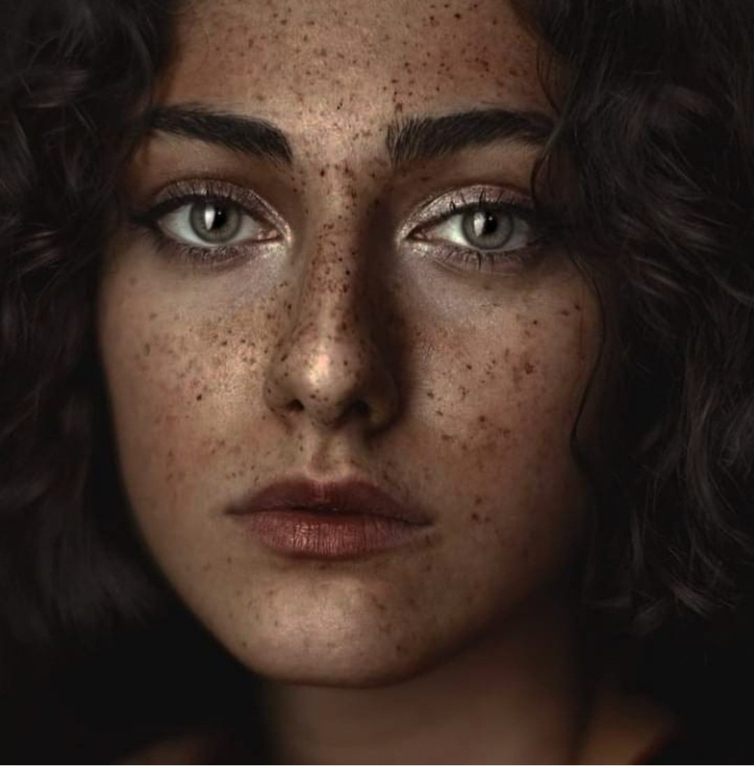 leylizal's tweet photo. Hatamla doğrumla bende insanım
Bende siz gibi zor biri değilim
Nefsimle et kemik tende insanım
Sular gibi berrak duru değilim

Kula kul olmadım hiçbir kimseye
Namertlik kılmadım hiçbir kimseye
Kederle dolmadım hiçbir kimseye
Ormanı yakacak çıra değilim.

Layezal 

Günaydın 🌿☕ https://t.co/4vxu0XlI77