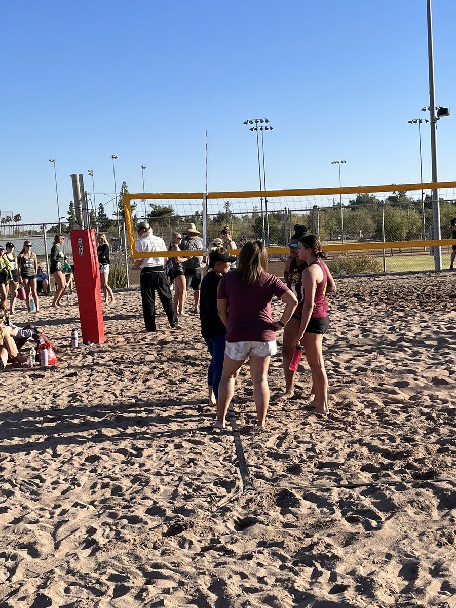 AaronFrana's tweet photo. Beautiful day to watch @PrideBeachVball host the Basha Bears! Good job ladies! #ROLLPR1DE https://t.co/X5iRVo0ts6