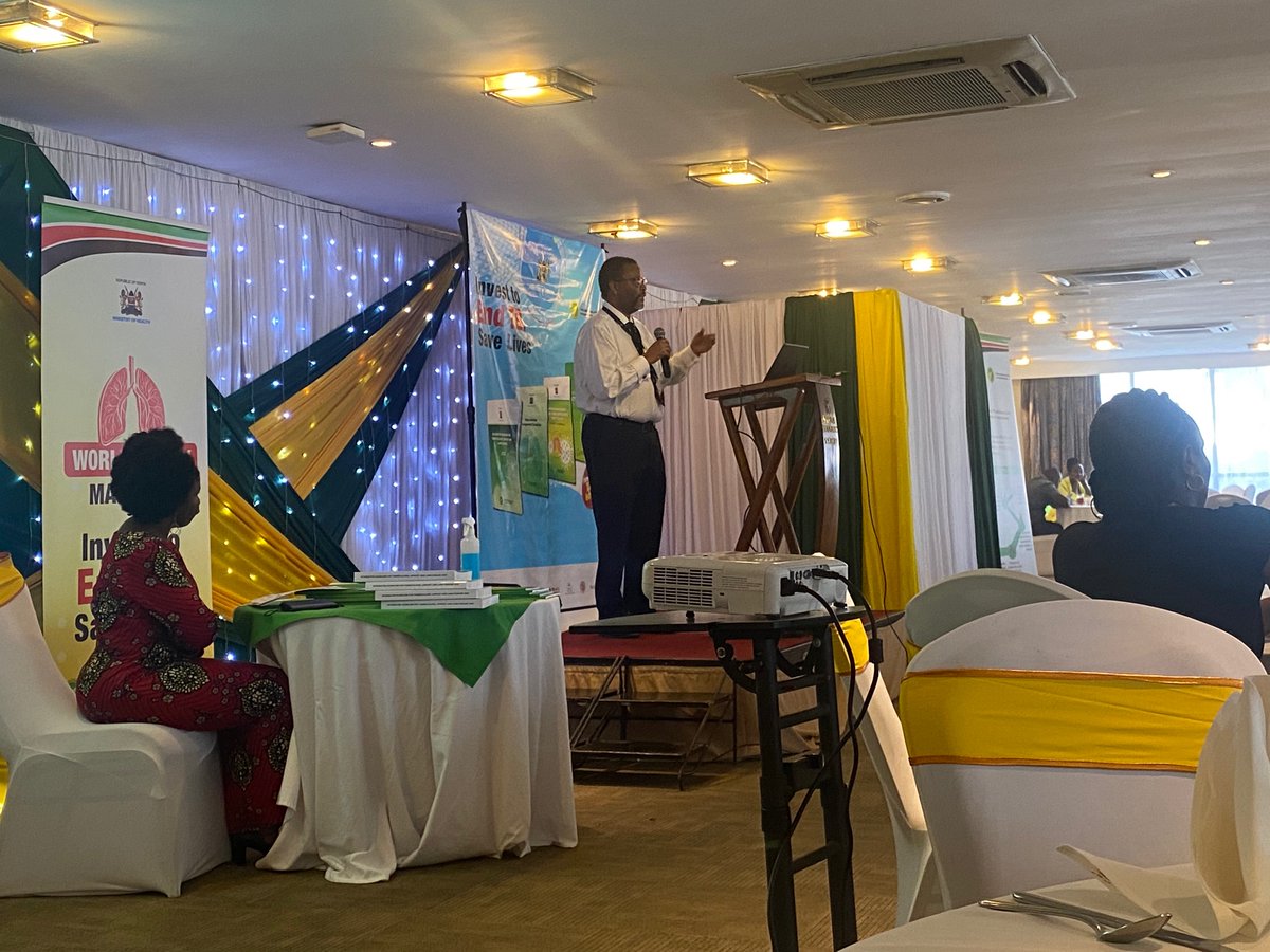 MungaiBrenda's tweet image. Launch of lung health policy documents. Prof Bwika from @ReSoKenya giving updates on what is the new asthma guidelines. Inhaled  corticosteroids are the cornerstone of asthma management.