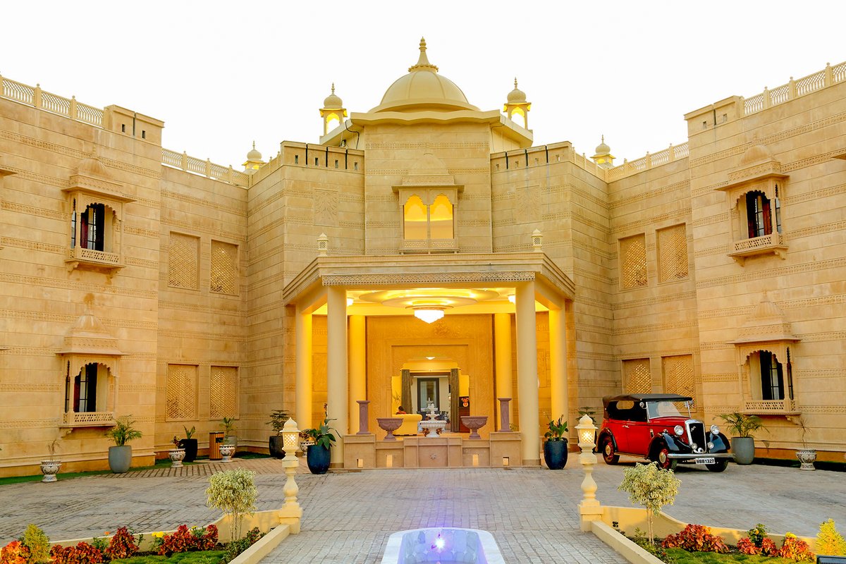 synaheritage's tweet photo. Explore the historical and cultural beauty of #Khajuraho region with a royal heritage retreat at Syna Heritage Hotel.

To book a stay:
Call: +91 – 9821393830
Email : booking@synaheritagehotel.com
#Heritage #HeritageHotel #UNESCO #Travel https://t.co/Kw04N3hTQ3