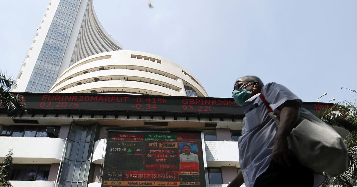Indian shares fall slightly in volatile trading; Fed meeting in focus reut.rs/3IeCXKZ