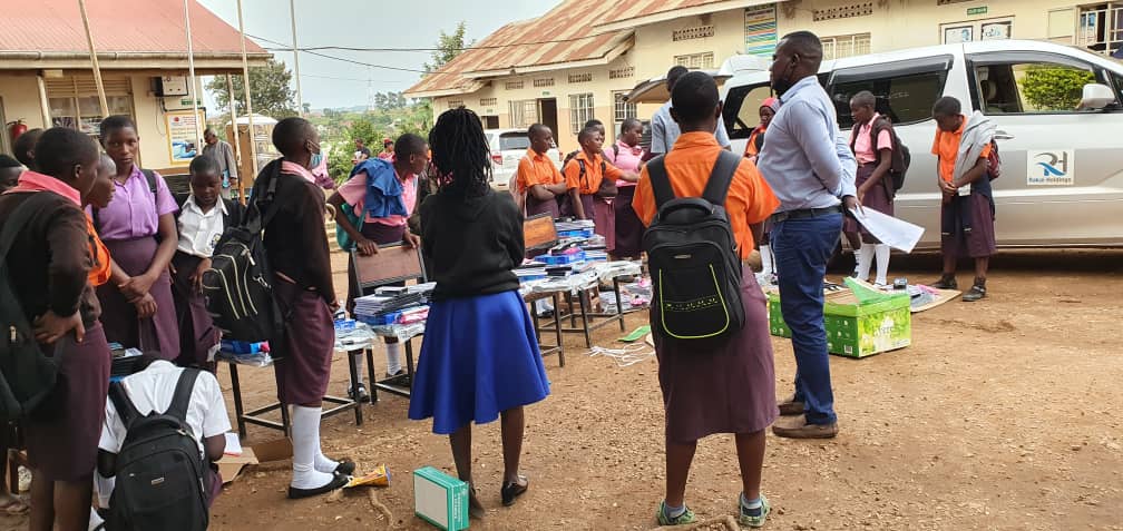 chedra_ug's tweet image. To manage HIV incidences in Adolescent Girls &amp;amp; Young Women (AGYW) comes at the cost of having them aware of what has been done &amp;amp; what their potentials are. Equipping with the materials for education &amp;amp; having them engaged in the learning process allows them know more. #DREAMS