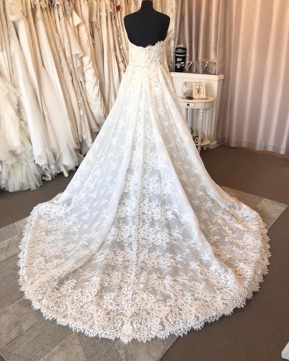 💞 𝐷𝑅𝐸𝑆𝑆 𝑂𝐹 𝑇𝐻𝐸 𝐷𝐴𝑌 💞

To book your private appointment with us to find your bridal style drop us a DM.
Or
Call 01482 236446
Email beverley@bridalreloved.co.uk

#weddingdress #bride #bridalrelovedbeverley #bridalreloved