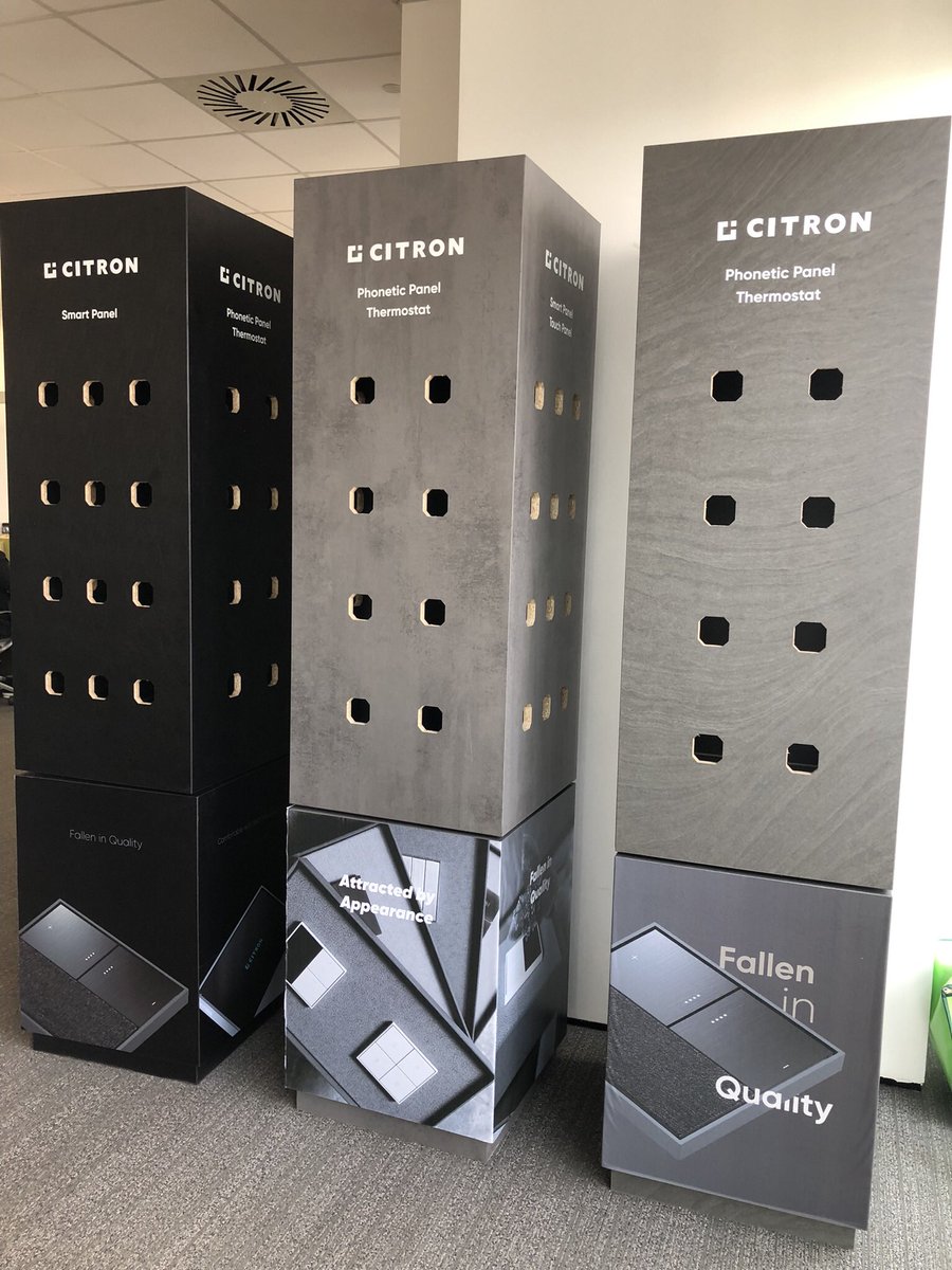 StonemanLi's tweet photo. Stand display for switches https://t.co/ImStgWnbl0