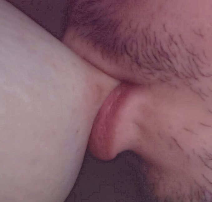 New pictures with me and Honey. Check them out  https://t.co/hl7ijB5bAx https://t.co/Knfl4d2ulg