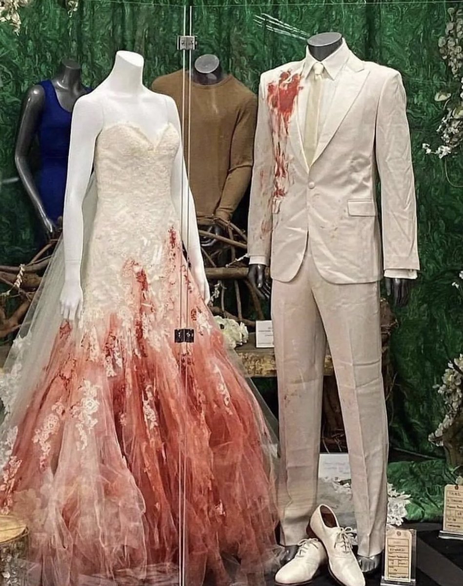 ปังนะ ชุดแต่งงานเบลล่ากับเอ็ดเวิร์ด