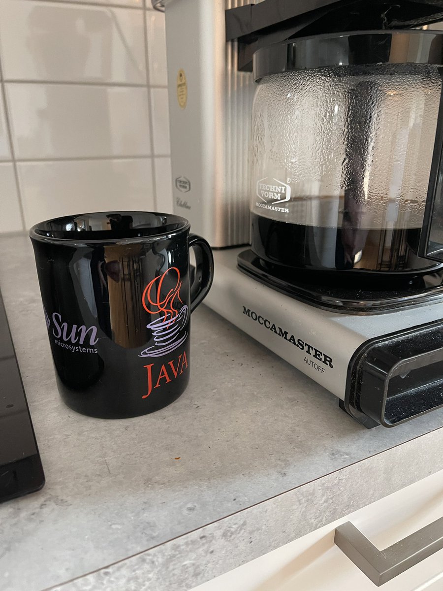 SikevuxGreco's tweet photo. It’s a “Drinking coffee from a Java mug whilst coding Java” kind of day today https://t.co/AMz0baTvZu