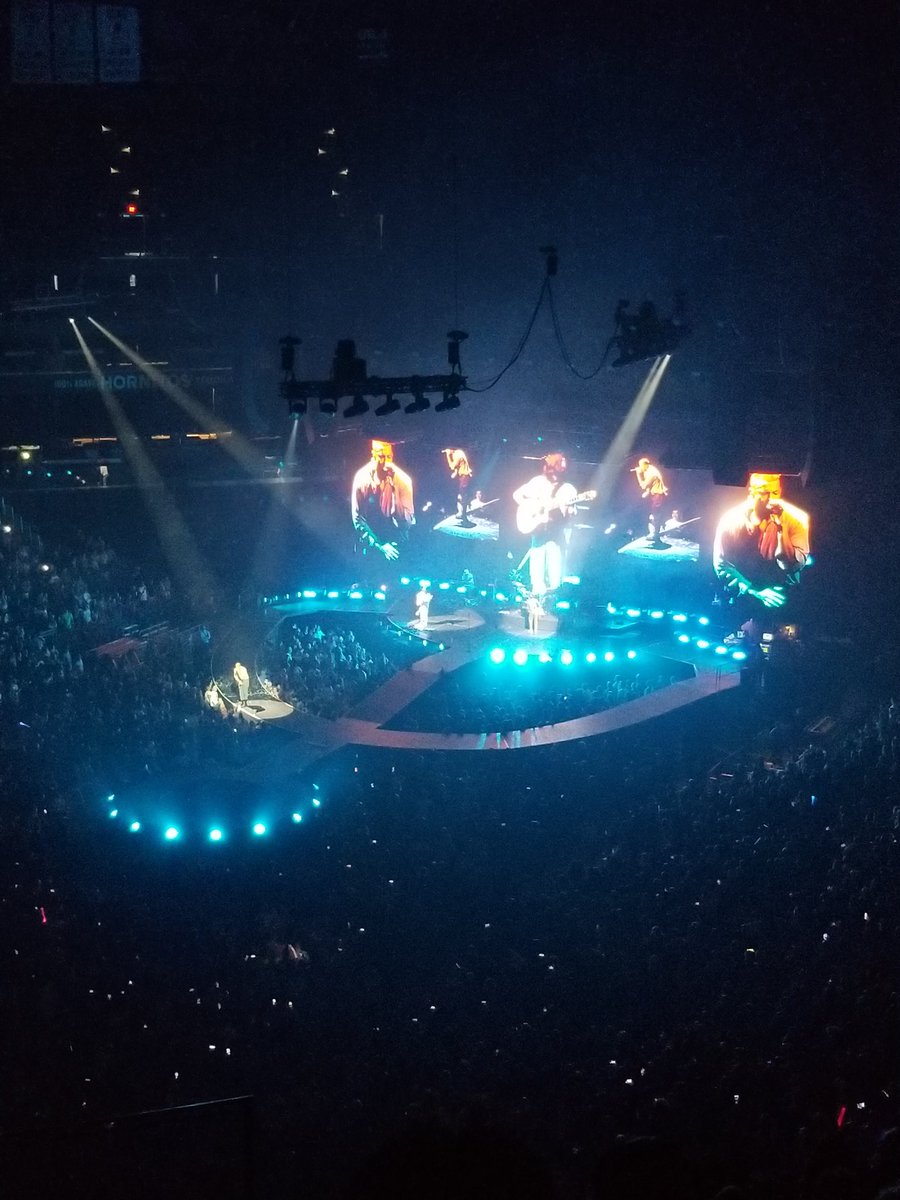 justwantadragon's tweet photo. The concert was freaking amazing!!! Imagine Dragons has always been one of my favorite bands and they put on one hell of a show 🤩🥰 https://t.co/R0EVS4QCH9