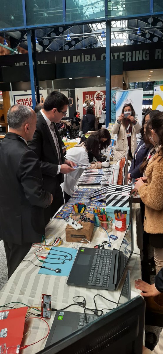 sadettin_turkun's tweet photo. Tüyap kitap fuarında biz de vardık
@bursailmem @niluferilcemem #CreaSTEAM @CreaSTEAM_proj https://t.co/vTd3OhHJjL