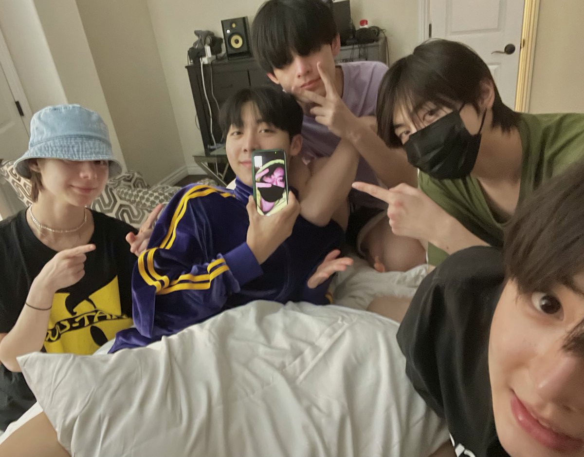 🏒𓈒  ˚╺𓏼̟𐄒ทีม🚂นี่🅰️เปิดรับบon🚂นี่🅰️และสเปโดยการเส้นเข้าในวันที่ 15/03 ตั้งแต่เวลา 20.30 จนถึงเวลา 00.00 หรือจนกว่าจะครบตามจำนวนสมาชิกที่ตั้งไว้ โดยให้บon🚂นี่🅰️ทักมาว่า " 🦁🥀😝🐣🐻🐶🦋 " และสเปทักมาด้วยคำว่า " spe🚂นี่🅰️ " ฝากเอ็นดูน้อง ๆ แล้วก็มาทีม🚂นี่🅰️กันเยอะ ๆ นะครับ