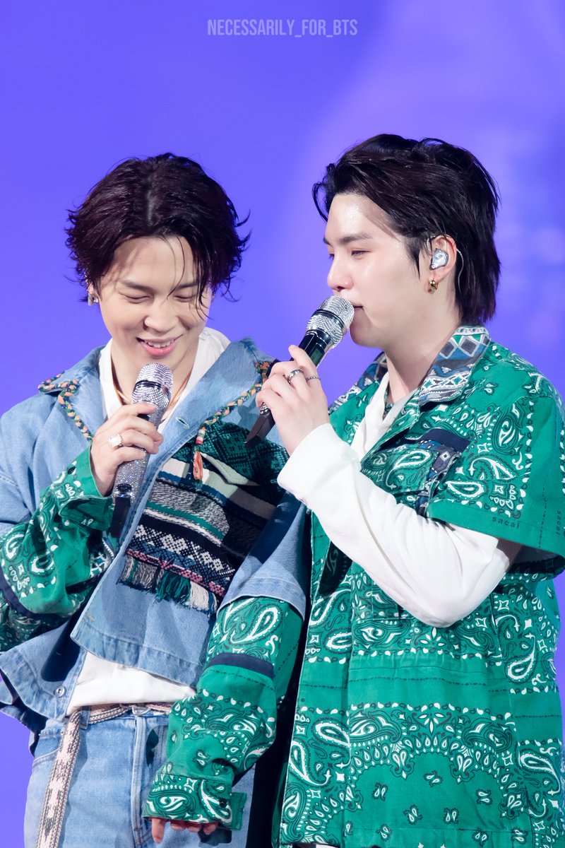 aspire_for_BTS's tweet photo. 미니미니 귀여운 거 함 보실..?

220313 PTD on Stage Seoul
#방탄소년단 #BTS #민윤기 #슈가 #YOONGI #SUGA #박지민 #JIMIN https://t.co/WKIksQnEgQ