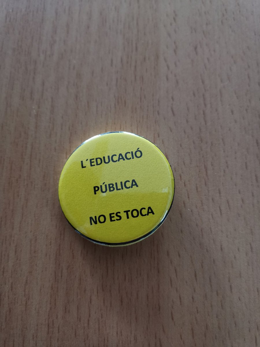 bibliothoven's tweet photo. Per un futur millor. Avui la Bibliothoven també fa vaga. Ens veiem el divendres #vagaensenyament https://t.co/GmLSn3jsXW