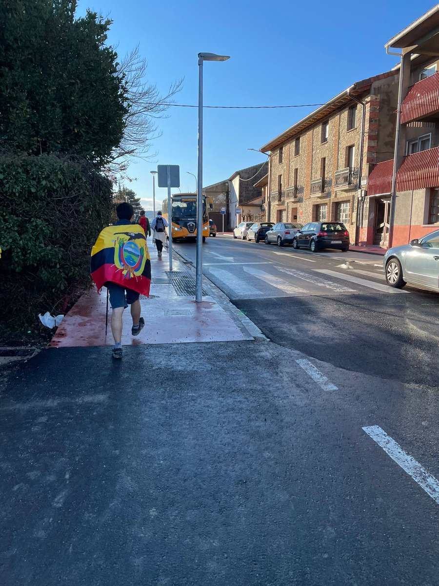 CmAlbaizar's tweet photo. El Sábado varios colegiales recorrieron la peregrinación a Javier desde Pamplona. 

Come and See! https://t.co/4Oaz2aLEFk