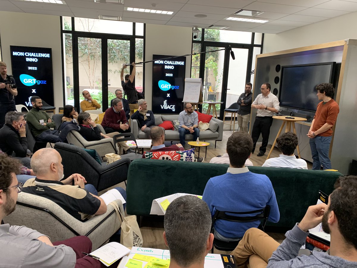 Quand nos porteurs de projets se rencontrent au @VillageCAParis : échanges croisés entre <a href="/navalgroup/">Naval Group</a> et @GRTgaz lors du bootcamp de @GRTgaz ! ✨🚀 #echanges #reseau <a href="/Chris_SOLIER/">Christophe Solier</a> <a href="/Marie_Deve_/">Marie Dève</a>