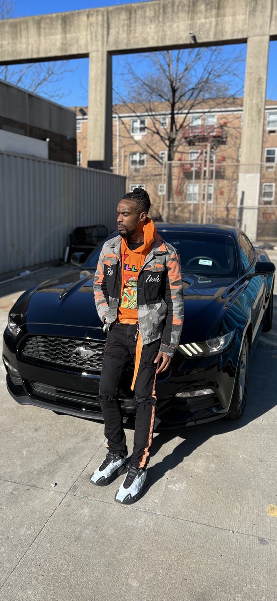 2bad__127's tweet photo. GOD THANK YOU FOR NEVER GIVING UP ON ME 🙏🏾 #PRAYERS #CRYPTOCURRENCY @chains_nft &amp; #CREDIT HELPED ME GET MY FIRST &amp; FAVORITE CAR #MUSTANG … DONT CHEAT YOURSELF BELIEVE IN YOURSELF AND GO HARD AT WHAT YOU WANT IN LIFE 🙏🏾 https://t.co/hdREFsFnyb
