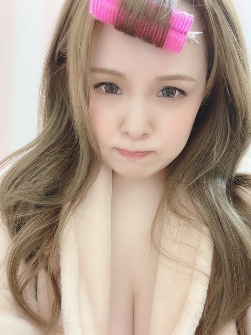 クラスA撮影会ありがとうございました✨1月に続きご迷惑お掛けしてしまい土曜日に参加予定だった皆様本当にごめんなさい🙇🏼&zwj;♀️4月は9日(土)、10日(日)の2日間、21日(木)を予定してます🥺土日に関しては13時30分〜の7枠になるのでお気をつけください🙇🏼&zwj;♀️💦お待ちしてます🙇🏼&zwj;♀️