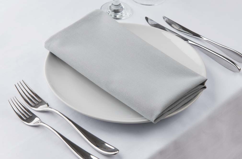 Your table setting is the first thing your customers see, make an impression with our stunning range of linen. Enquire here now bit.ly/35WOmlz #linenhire #restaurants