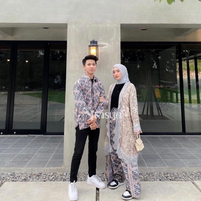 shopeeXhunter's tweet image. 💫Rekomendasi Outfit Couple Ayang Buat Acara Kondangan, Lamaran, Dan Wisuda💫

Jangan Lupa Tag Ayangg Kalian yaa Guysss 💋💋

‼️A Thread‼️