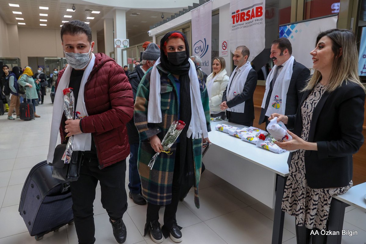 İranlı misafirlerimizi Kapıköy’de karşıladık. <a href="/vantsokurumsal/">Van Ticaret ve Sanayi Odası</a> <a href="/fevzi_celiktas/">Fevzi ÇELİKTAŞ</a> <a href="/shoppingfestvan/">Van Shopping Fest</a> 

#ŞimdiVanZamanı
#VanShoppingFest