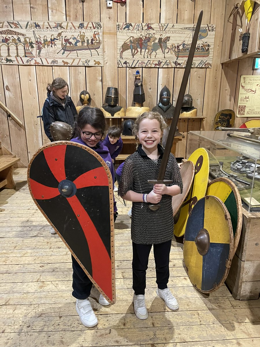 EPSForm1's tweet photo. @EPSForm2 and @EPSForm1 learning  about life during medieval times at Stafford Castle. @EdenhurstSchool https://t.co/jU5yuCNXWb