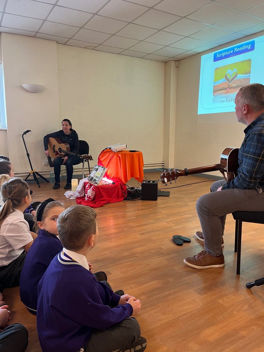 StAlbans_Sch's tweet image. Year Three have enjoyed an incredible morning so far on their Sacramental Retreat with @DunstansPrimary and @danonelifemusic. 🙏🏻 #catholiclife #MrsJ #MissD