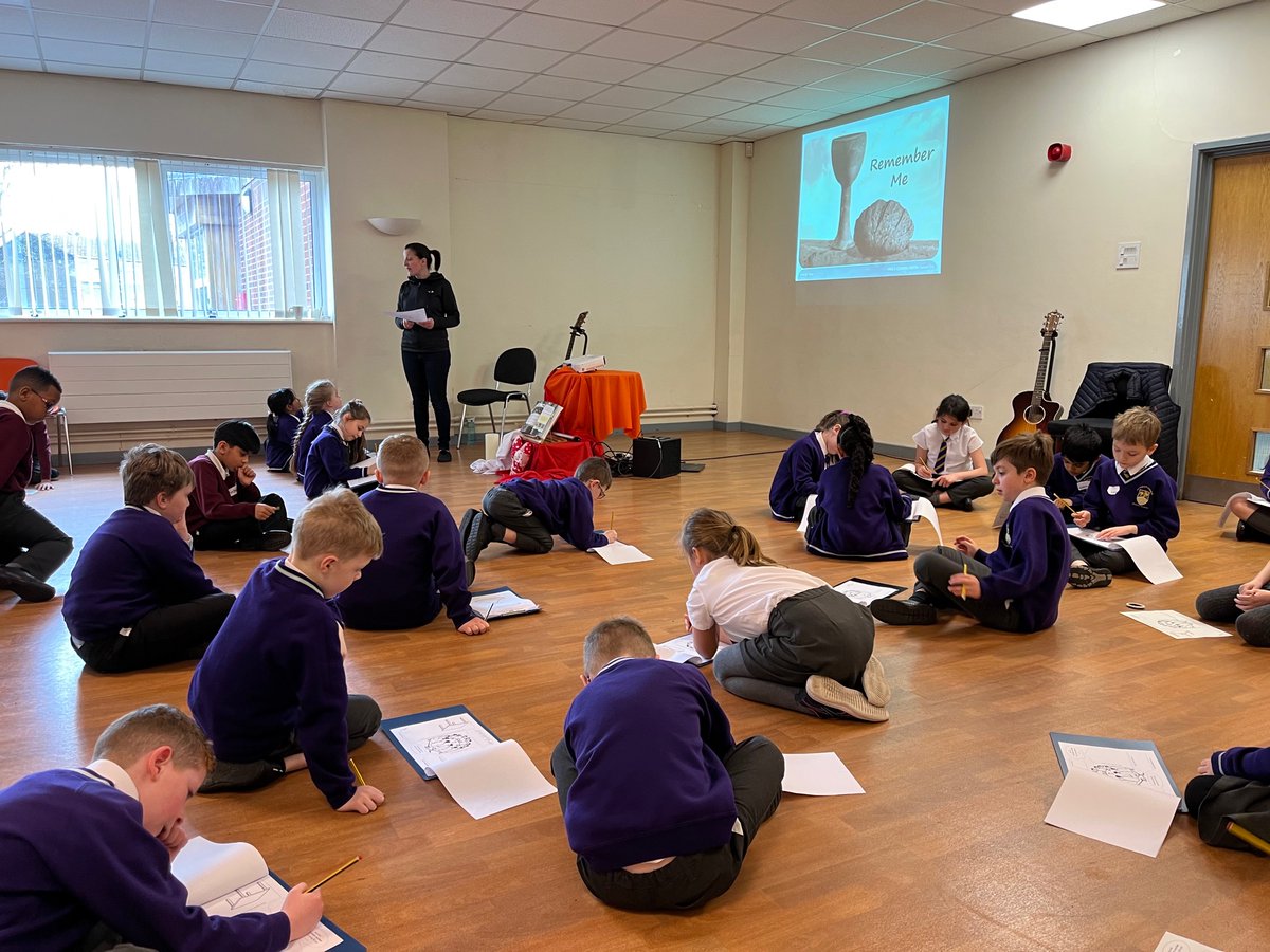 StAlbans_Sch's tweet image. Year Three have enjoyed an incredible morning so far on their Sacramental Retreat with @DunstansPrimary and @danonelifemusic. 🙏🏻 #catholiclife #MrsJ #MissD