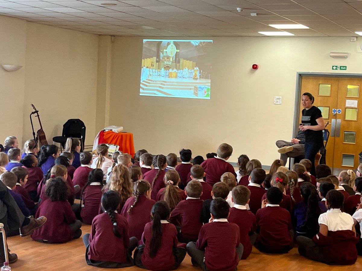 StAlbans_Sch's tweet image. Year Three have enjoyed an incredible morning so far on their Sacramental Retreat with @DunstansPrimary and @danonelifemusic. 🙏🏻 #catholiclife #MrsJ #MissD