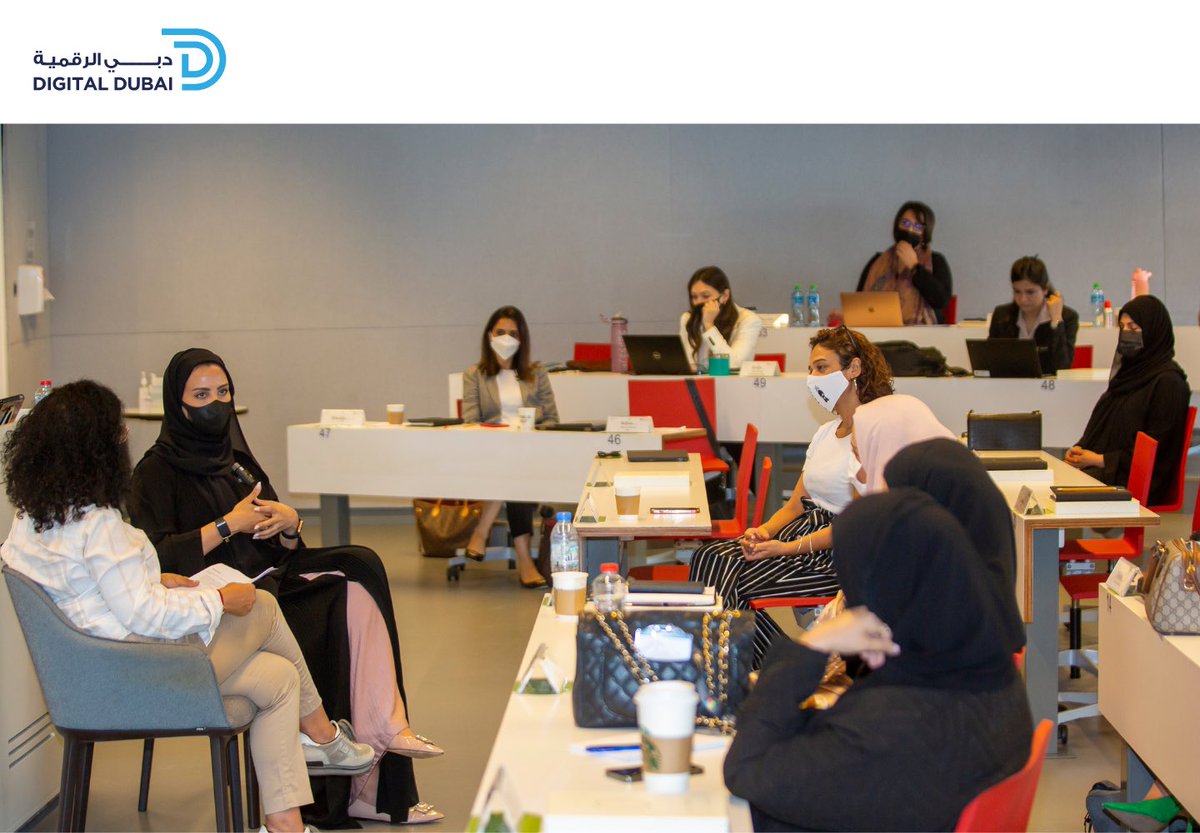 شاركنا في دورة التكنولوجيا الناشئة للقيادات النسائية التي نظمتها شركة "إرنست ويونغ" حيث ألقت د. موزة سويدان مدير إدارة الاستراتيجية والابتكار في دبي الرقمية، الضوء على دور المرأة ومساهماتها في قطاع التكنولوجيا وتحدثت عن تجربتها حول متطلبات المشاركة في بناء مستقبل رقمي لإمارة دبي.