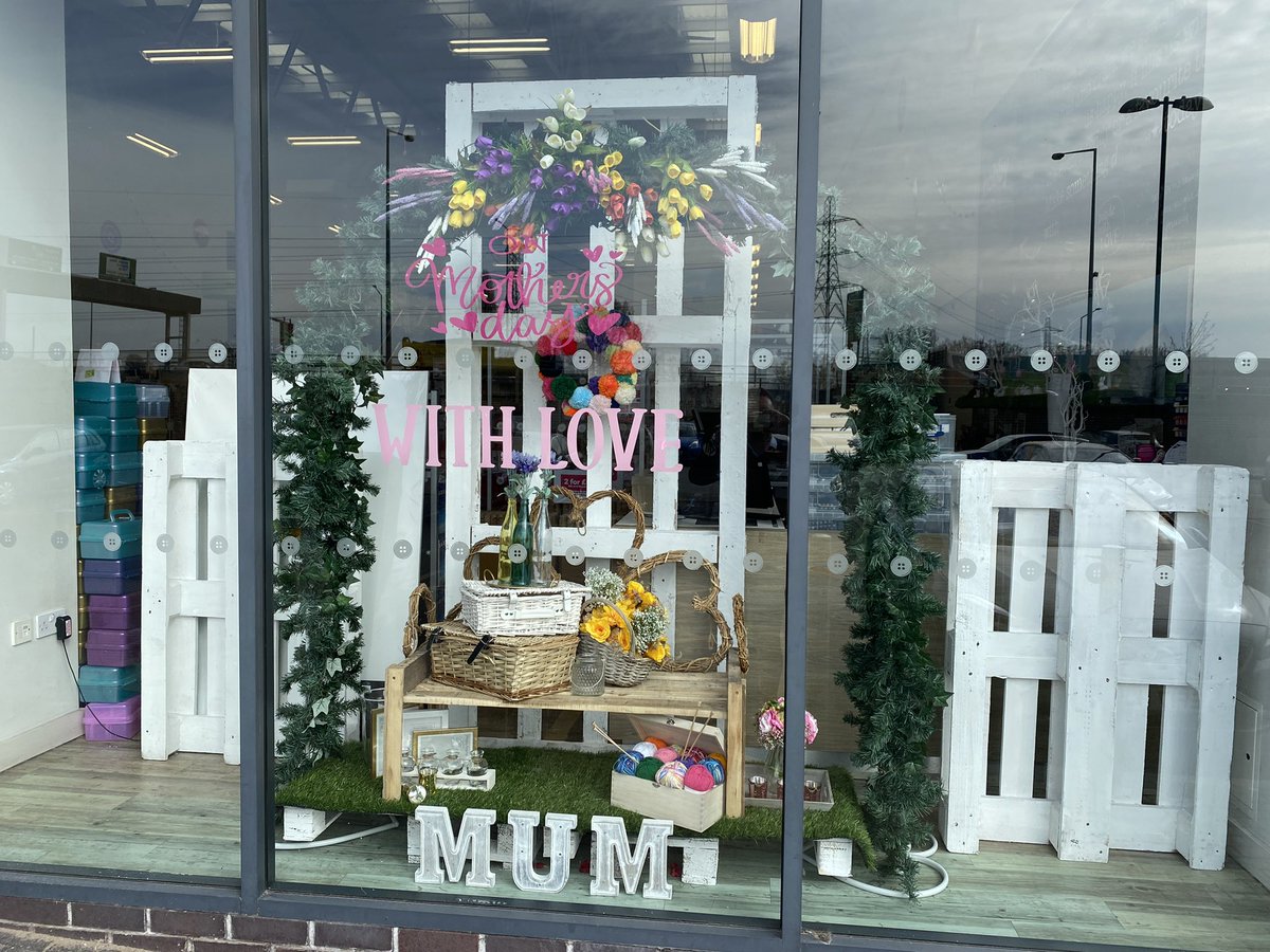 RobHodges23's tweet photo. Easter at Chingford, amazing work team @Hobbycraft_CHI https://t.co/dpNcvv7bAQ