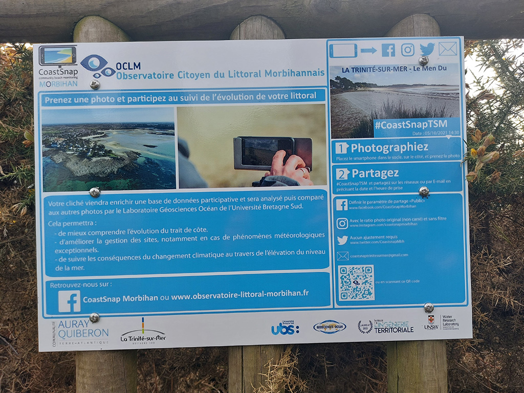 latrinitesurmer's tweet photo. 🌿[ENVIRONNEMENT]📸
Un borne CoastSnap a été installée à la plage du Men-Dû permettant de surveiller l’évolution de la dune et d’anticiper le recul du trait de côte, dû à la montée des eaux. 
#OCLM  #AQTA #littoral  #UBS
Toutes les informations sur le site internet de la mairie. https://t.co/2W0zf1U7Z5