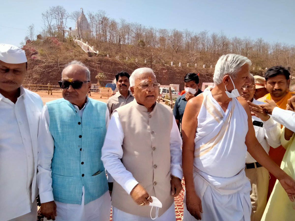 आज बड़े बाबा के दर्शन करने कुंडलपुर पधारे मध्य प्रदेश के महामहिम राज्यपाल श्री मंगूभाई छगन भाई पटेल जी का अभिनंदन है !

<a href="/GovernorMP/">Governor of Madhya Pradesh</a> <a href="/PMOIndia/">PMO India</a>
<a href="/JPNadda/">Jagat Prakash Nadda</a> <a href="/BJP4MP/">BJP Madhya Pradesh</a> <a href="/ChouhanShivraj/">Shivraj Singh Chouhan</a> <a href="/vdsharmabjp/">VD Sharma</a>