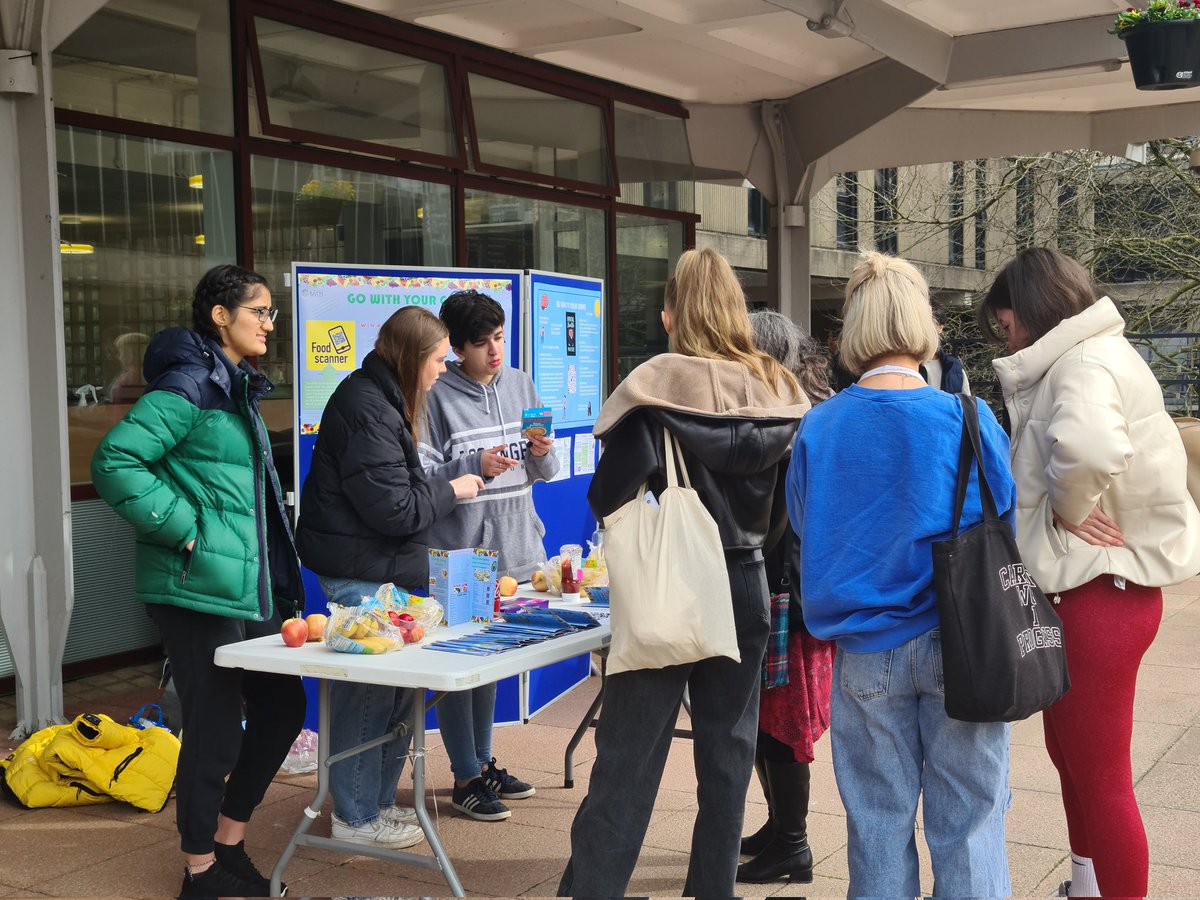 MPharm1 students <a href="/PharmUnivBath/">PharmUnivBath</a> running health fair stalls on the parade <a href="/UniofBath/">University of Bath</a> promoting lifestyle &amp; general health information as part of <a href="/thesubath/">The SU Bath</a> Be Well Week

#pharmacy #futurepharmacists #healthpromotion #BeWellWeek