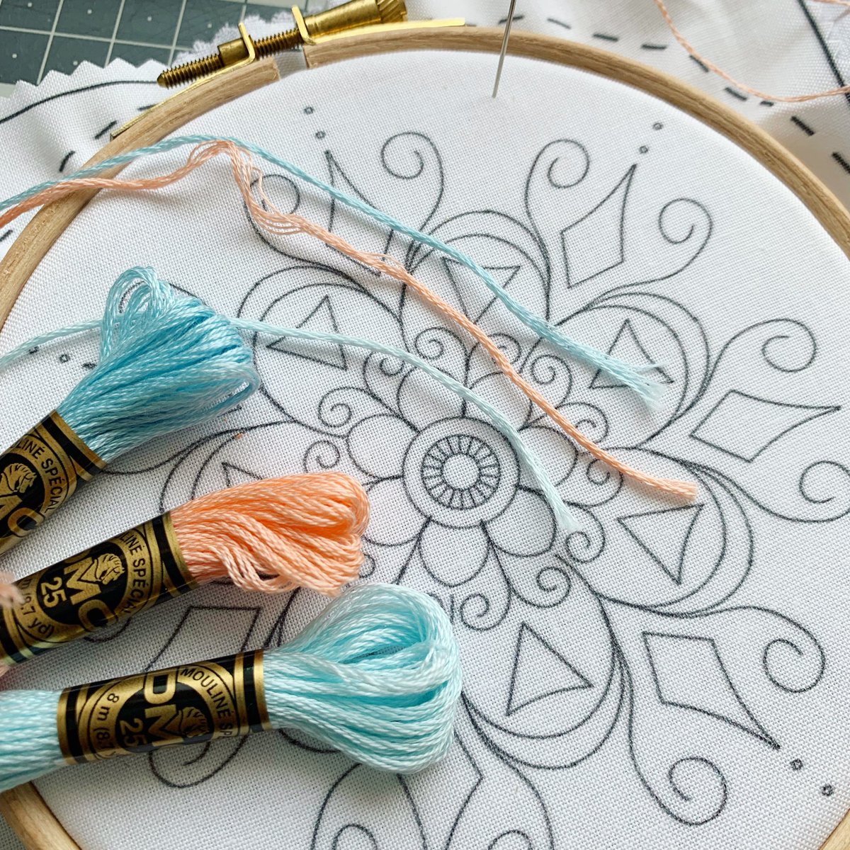 EmbroideryCart's tweet photo. Starting with a new combination of colours for Mandala. I have been staring at both the blues and still canโt make up my mindโฆ Which blue should I go with? ๐ค The very lighter one (bottom one) or the slightly darker one (top one)..๐
#embroidery #choosingcolours #decisions https://t.co/R2brxafBmh