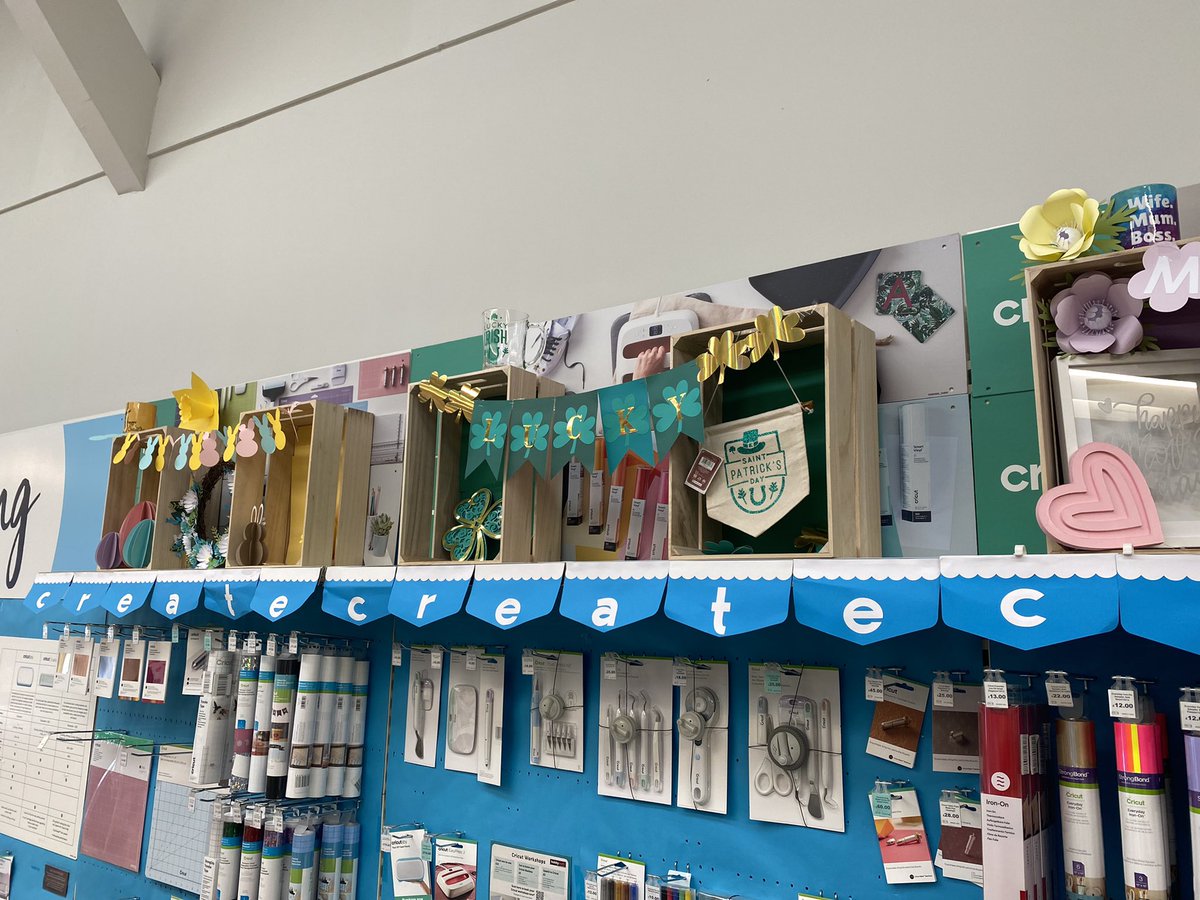 RobHodges23's tweet photo. @Hobbycraft_CHI looked outstanding today, amazing inspiration and a fabulous team! Well done all! https://t.co/mvpl5fPQ53