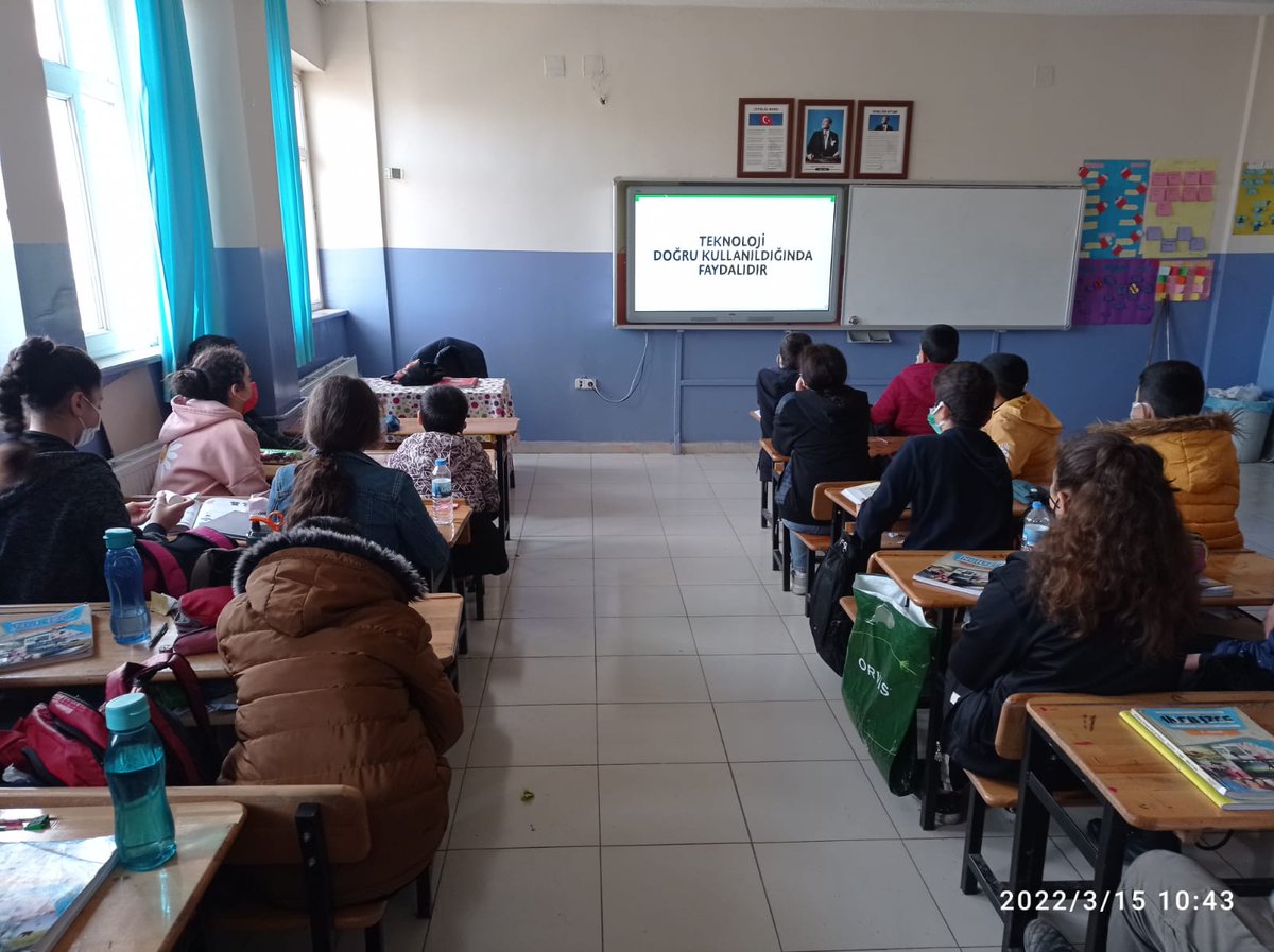 YesilayUrfa's tweet photo. Türkiye Bağımlılıklarla mücadele (TBM) kapsamında Yeşilay Şanlıurfa Şubesi ve  İl Milli Eğitim Müdürlüğü işbirliği ile okul eğitimlerimiz devam ediyor. #TBM #Yesilay  #Sanliurfa #Yesilayurfa @sanliurfammem63 @Abdullah_Erin47 https://t.co/2ygPtuXU2B