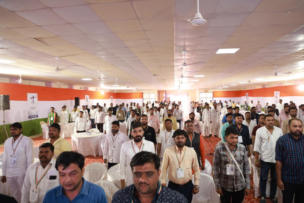 IYC's tweet photo. IYC President Shri @srinivasiyc and IYC Incharge Shri @Allavaru joined on Day 3 of 'Yuva Kranti Buniyadi Training Camp' and motivated young energetic leaders of @IYCGujarat ahead of the upcoming elections in Gandhinagar, Gujarat. 

#GPYCYuvaKranti https://t.co/8v3zV2gVZn