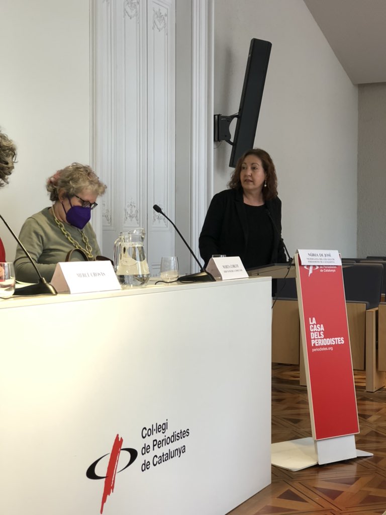 publicomUAB's tweet photo. Presentació de la Guia per a l’eficàcia comunicativa #Infoparticipa, amb Dr. Balsebre i Dra. Corcoy, del grup #Comset. Acompanyats per la vicerectora @UABBarcelona @VirginiaLuzon i Mercè Crosas @govern i @periodistes_cat. https://t.co/hpi6CMhec9