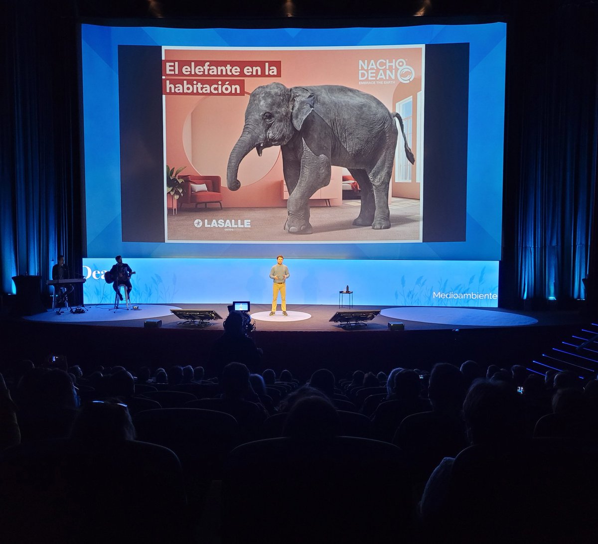 fernandoguties's tweet photo. Economía y ecología ..
ECO #congresoequislasalle....Nacho Dean#CongresoEquisLasalle https://t.co/bc7Hr6FeO0