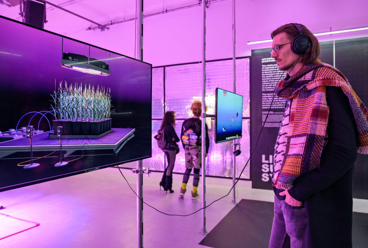 🌞🌾Last week we had the chance to open our first Dutch solo-show "NA DE GROEI" with a full house at <a href="/impaktnl/">IMPAKT</a>! 

👉4 MARCH – 22 MAY 2022 at IMPAKT.nl 
An exhibition by DISNOVATION.ORG with @nico_maigret <a href="/rszkwsk/">Maria Roszkowska</a> <a href="/baruch/">baruch gottlieb</a> <a href="/_01010101/">Kim Bee</a> <a href="/nicolasnova/">nicolasnova</a>...