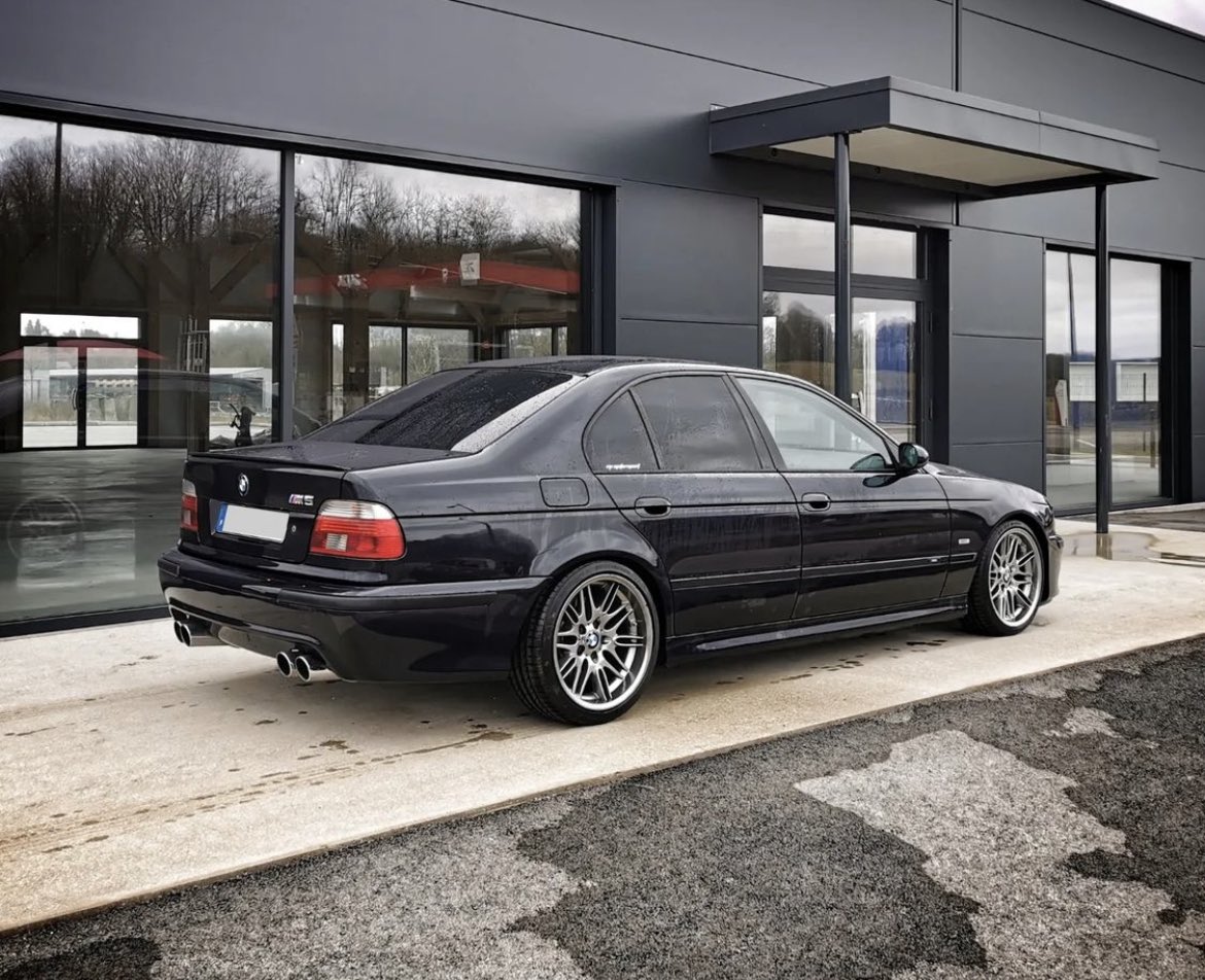 Oldschoolcvrs's tweet photo. M5 E39 https://t.co/TAsExkBSAq