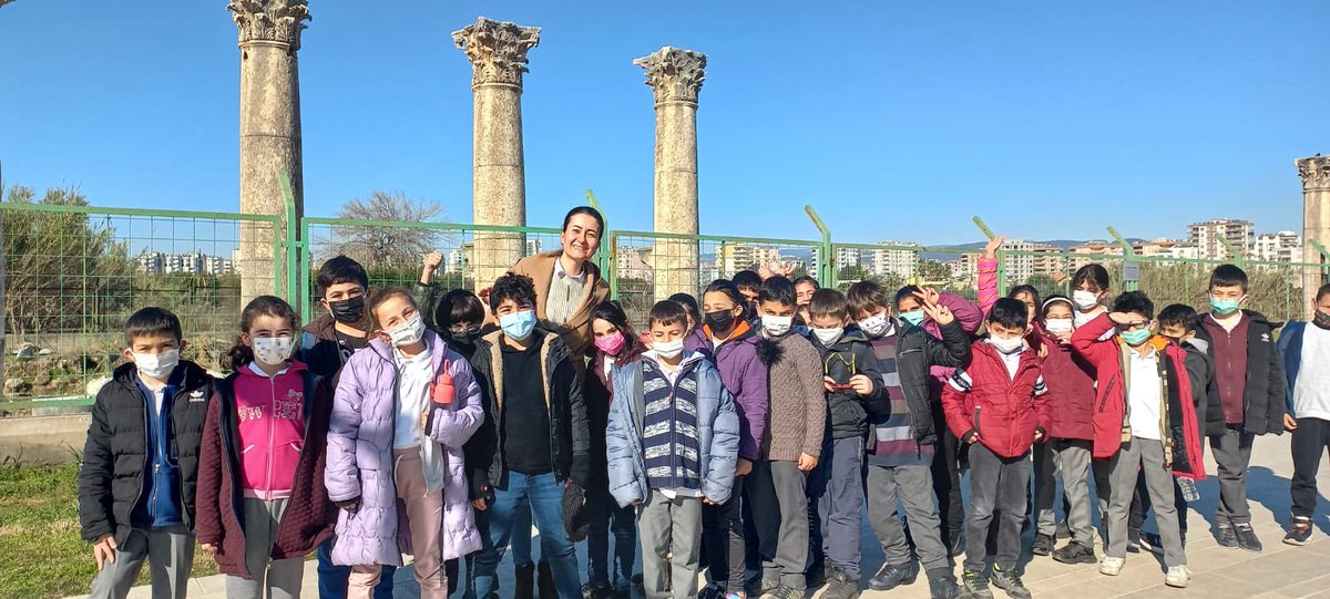 MersinMEM's tweet photo. Mezitli Muhittin Develi İlkokulu öğrencilerimizden örnek davranış👏

Soli Pompei,sahil ve çevre temizliğini gerçekleştiren öğrencilerimizi ve öğretmenlerimizi kutluyoruz.@tcmeb https://t.co/jCK2N11GrJ